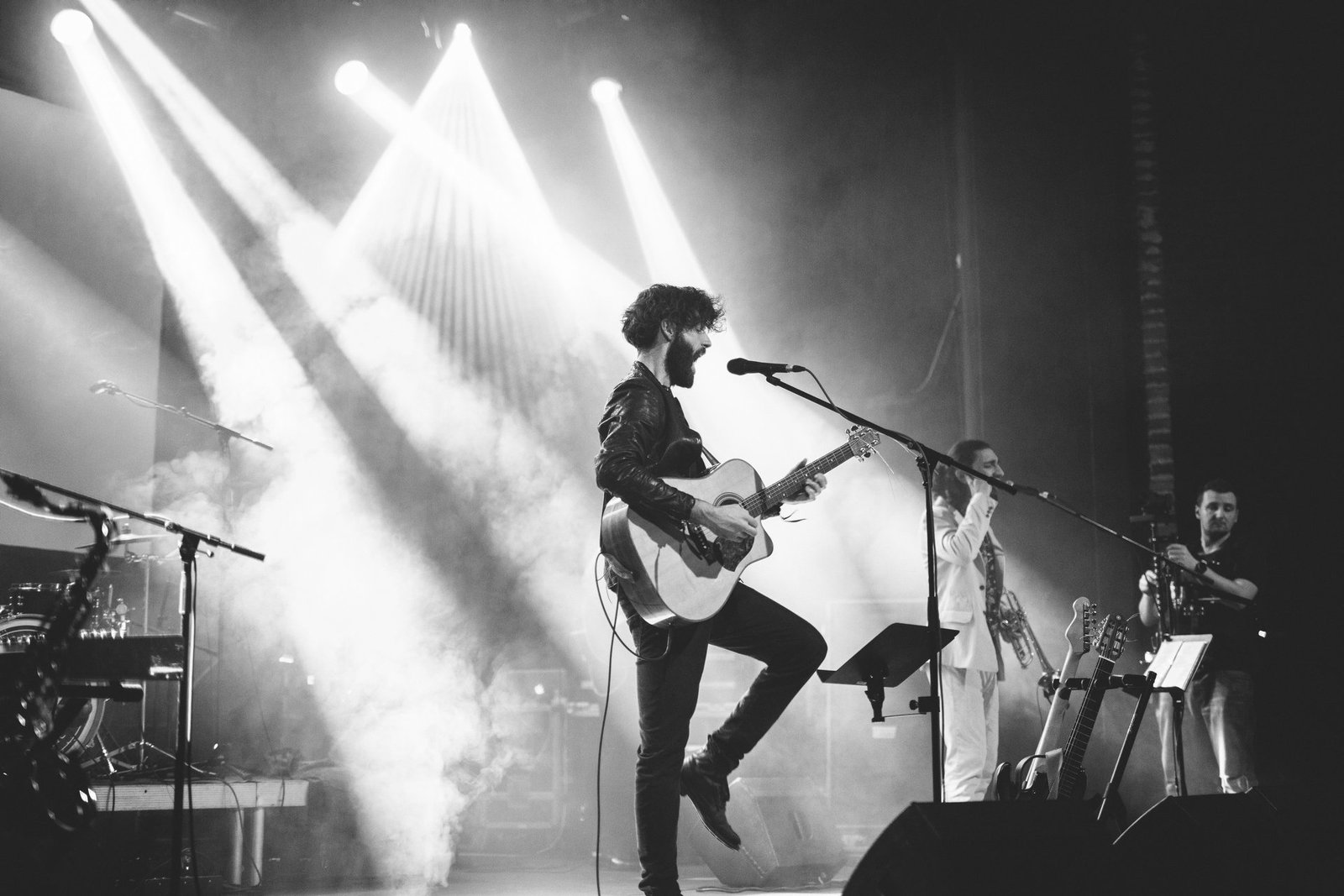Retrodukcija performing live